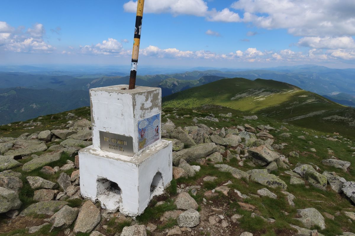 Vežen, 2198 m vysoký