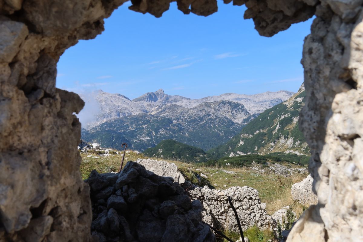 Bogatinsko sedlo (1803 m), alias Vratca