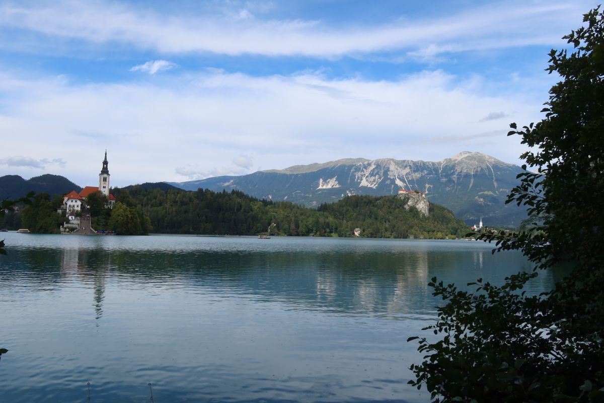 Bled, vzadu Karavanky