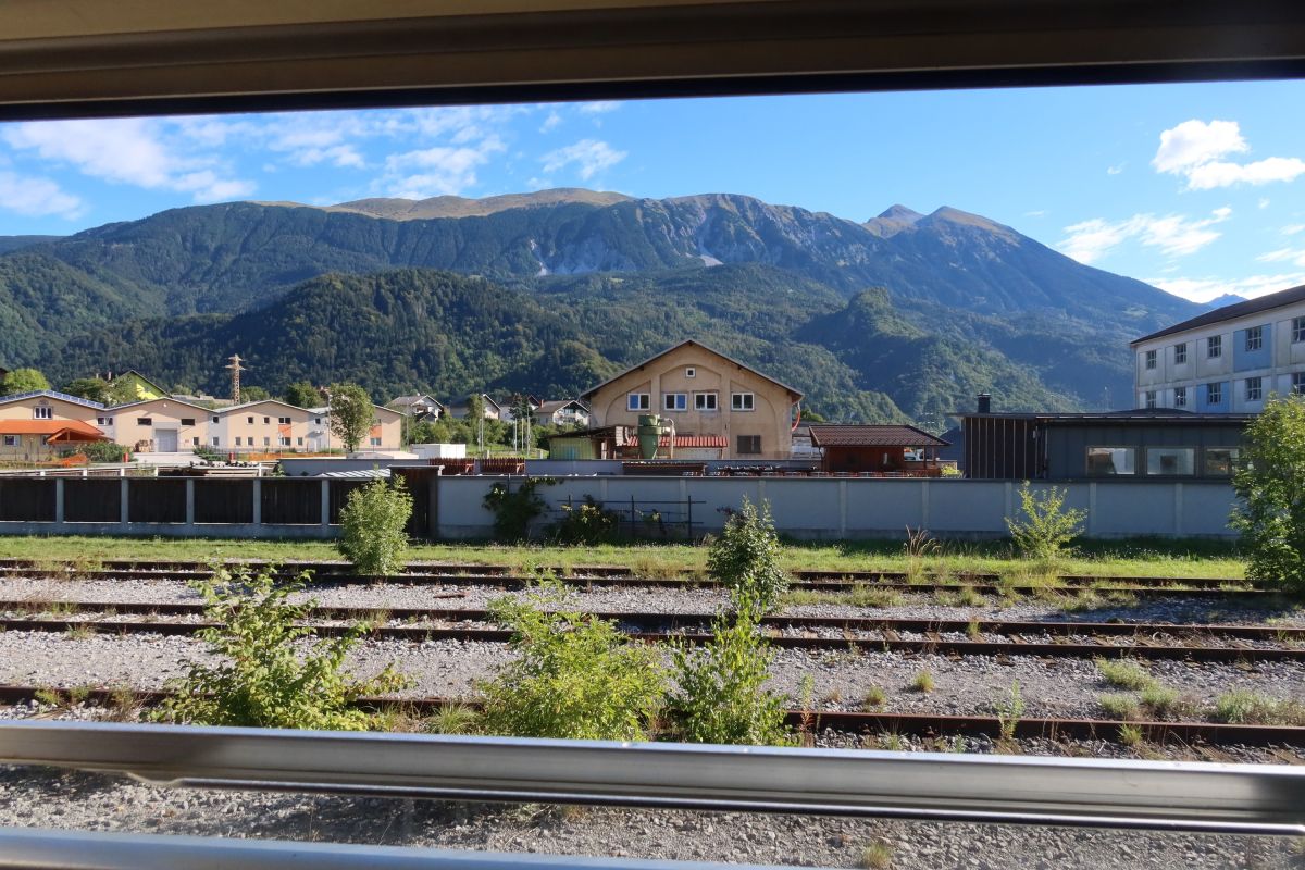 U Jesenice; pohled na nejvyšší část Karavenek