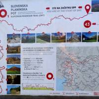 Popis: Informační deska o dálkové pěší cestě Slovinskými horami, číslo 1. (okraj Mariboru), my vyrazili právě po ní