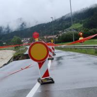Popis: Slovenj Gradec: chybí půlka hlavní silnice