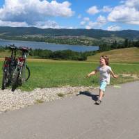 Popis: Czorsztynská přehrady, do kopce nutno pěšky