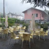 Popis: Piona na Lago di Como; slejvák a bouřka na rozloučenou