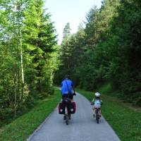 Popis: Cykloparáda na trase zrušené železnice