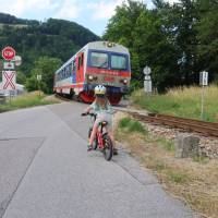 Popis: V údolí Traisen, kde už vlaky jezdí