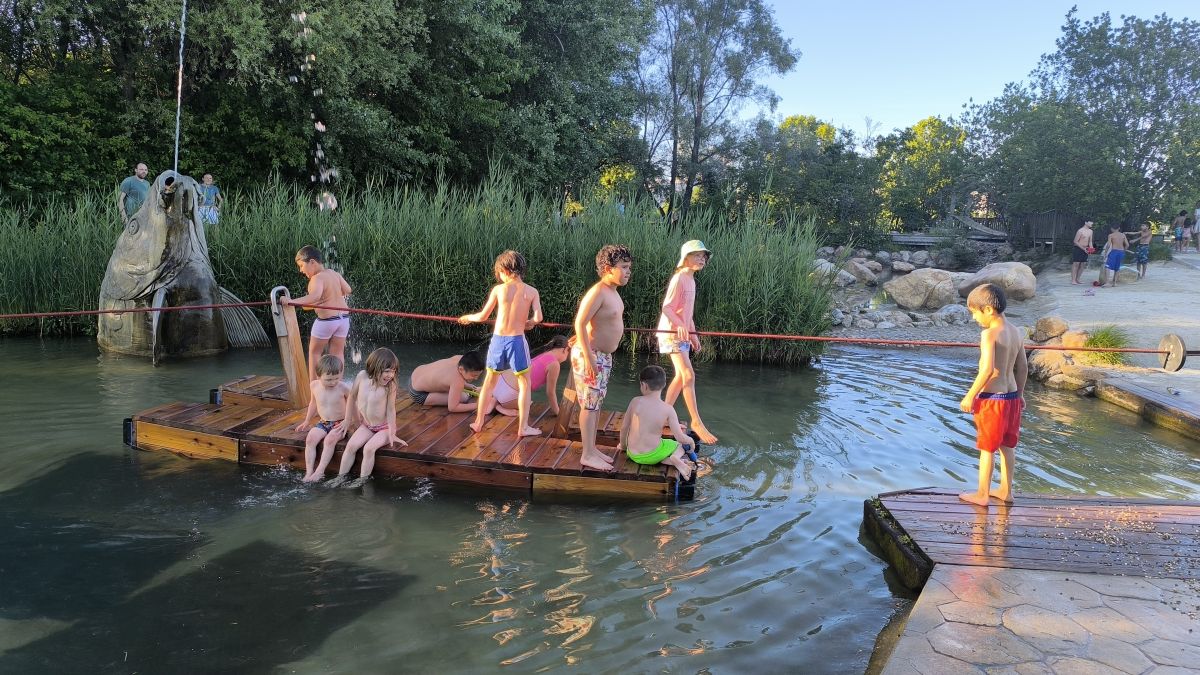 Podvečer ve Vídni: vodní svět na dunajském ostrově