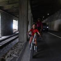 Popis: Oberalppass - tady drsně mezi auty