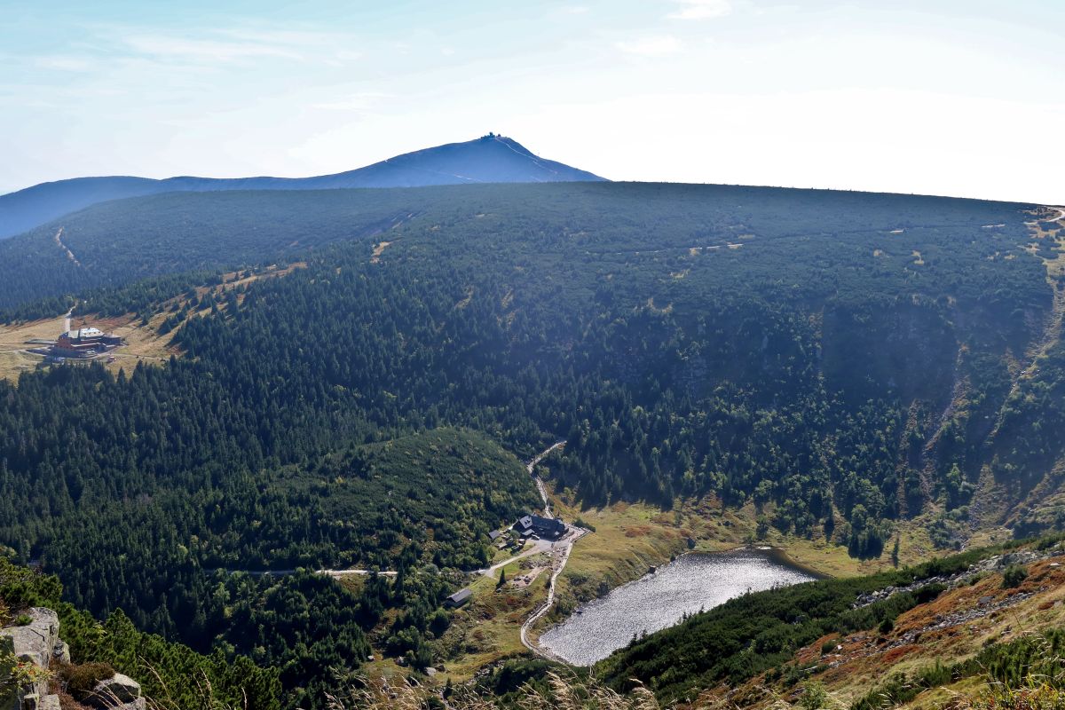 Jezero Mały Staw a Sněžka
